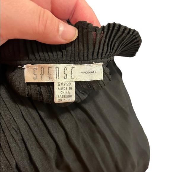 Spense Black pleated long sleeve embroidered floral blouse 2x - Picture 4 of 4